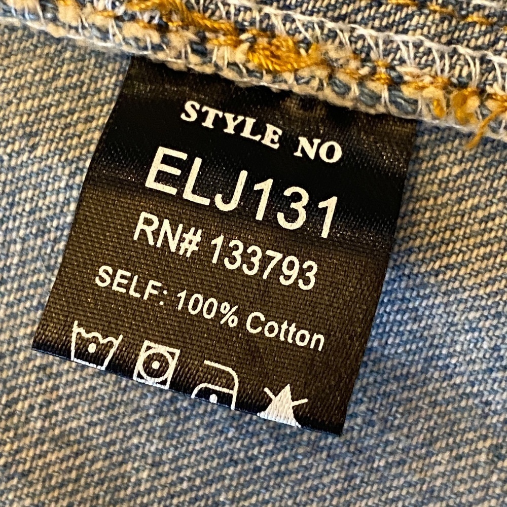 POL Light Wash Denim Jacket Knit Sweater Sleeves Size Large - Picture 13 of 16